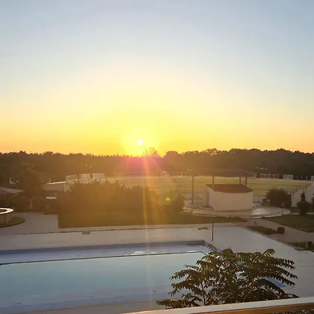 Lägenhet Zen Poolside