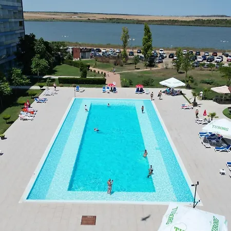Zen Poolside Lägenhet