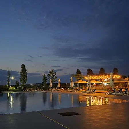 Zen Poolside Lägenhet Olimp
